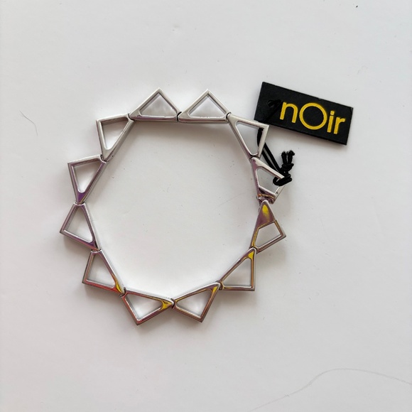 Noir NYC rooftops clasp bracelet - Picture 5 of 5